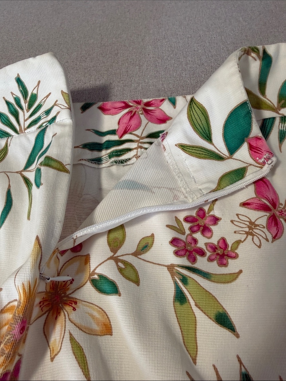 Rafaella White A-Line Skirt with Pink Floral & Green Leaf Print SZ6 - Picture 10 of 12